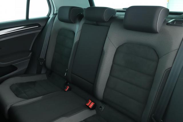 Volkswagen Golf image 9