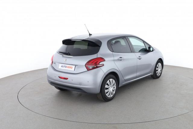 Peugeot 208 image 3