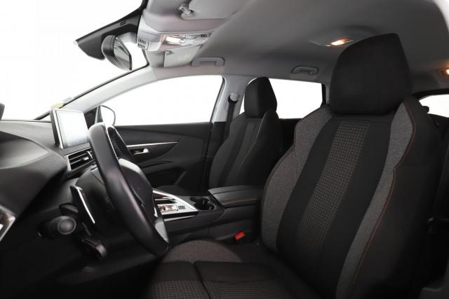 Peugeot 5008 image 2