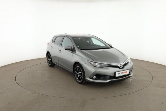 Toyota Auris image 9