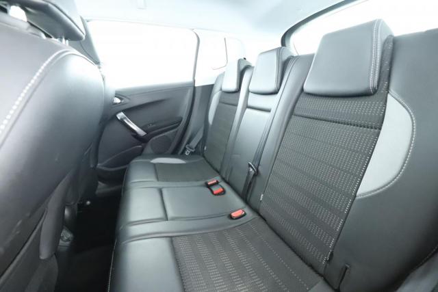 Peugeot 2008 image 4