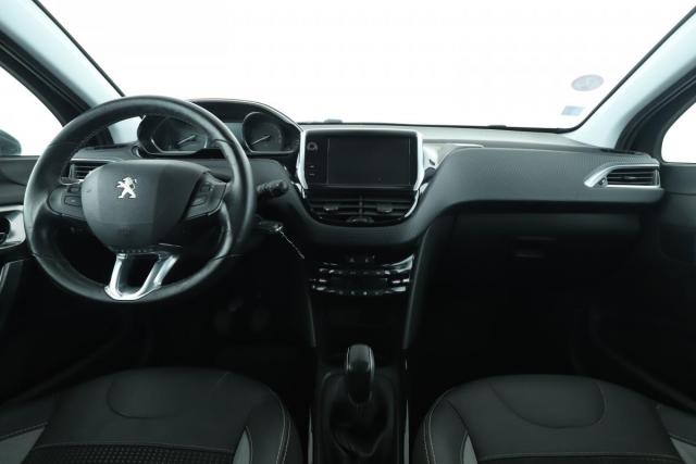 Peugeot 2008 image 8