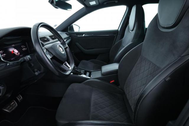 Skoda Superb Combi image 7