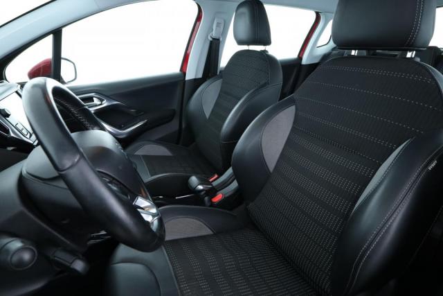 Peugeot 2008 image 9