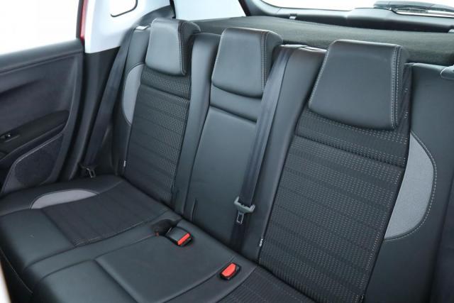 Peugeot 2008 image 2