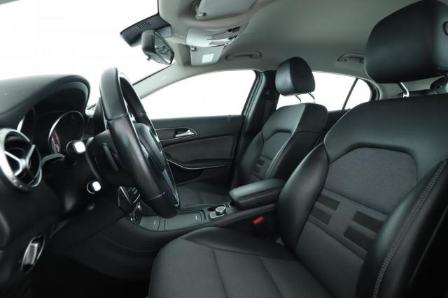 Mercedes Benz Gla image 4