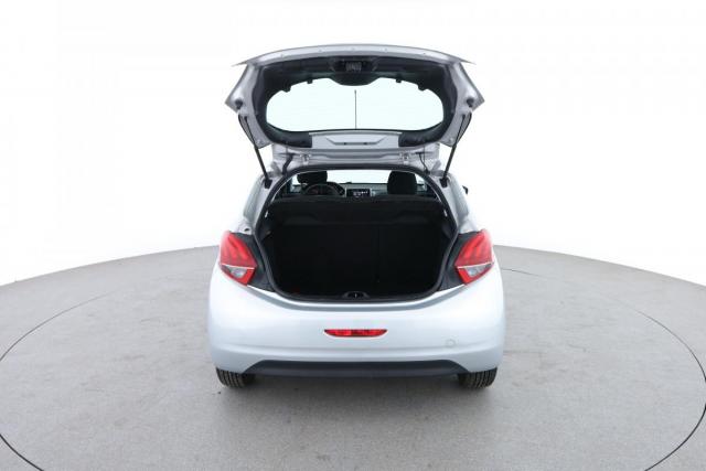 Peugeot 208 image 3