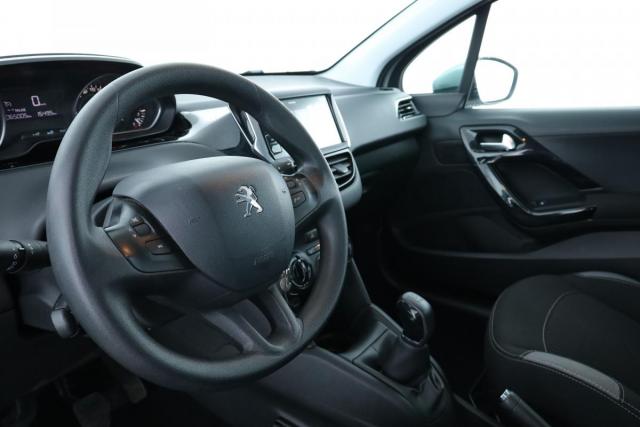Peugeot 208 image 6