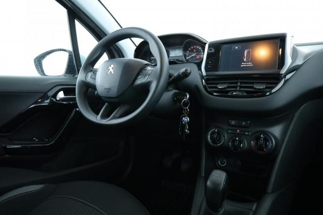 Peugeot 208 image 2