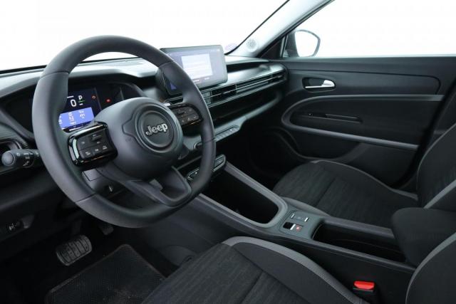 Jeep Avenger image 9