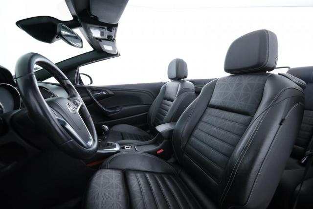 Opel Cascada image 2