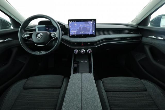 Skoda Superb Combi image 8