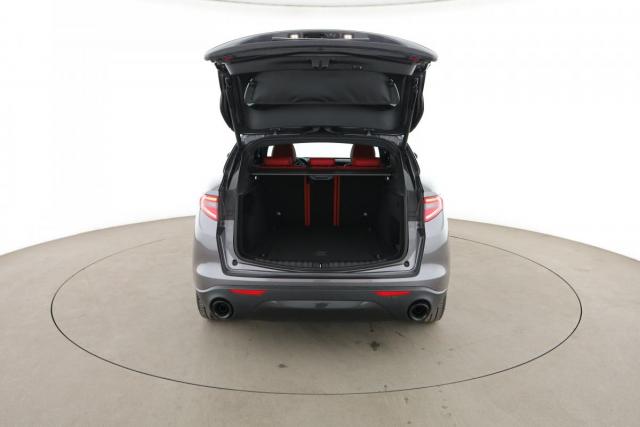 Alfa Romeo Stelvio image 4