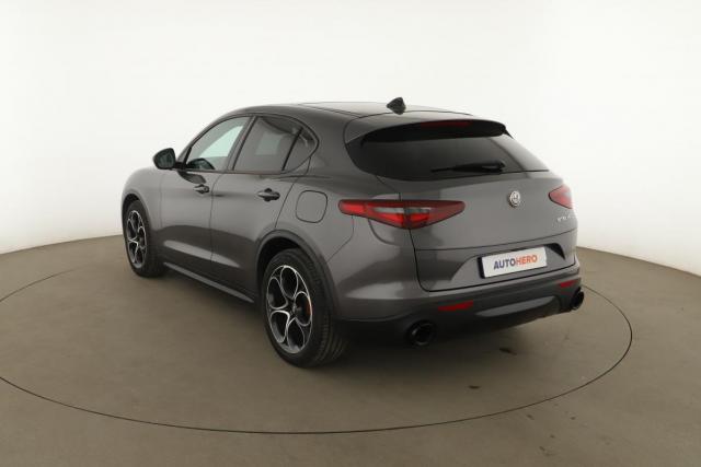 Alfa Romeo Stelvio image 6