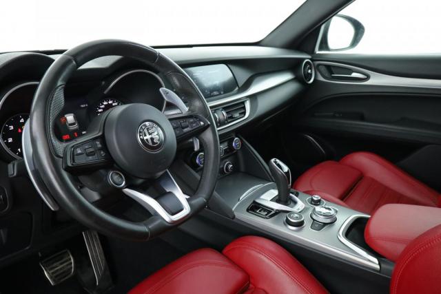 Alfa Romeo Stelvio image 7