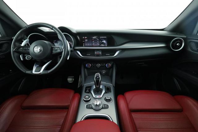 Alfa Romeo Stelvio image 2