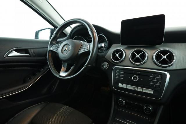 Mercedes Benz Gla image 3