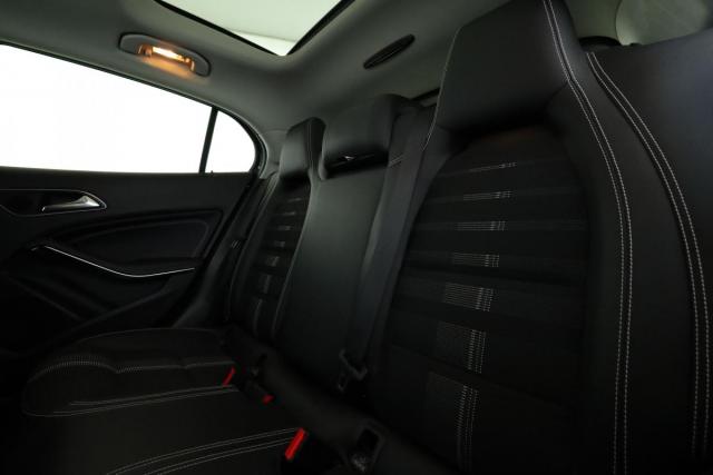 Mercedes Benz Gla image 5