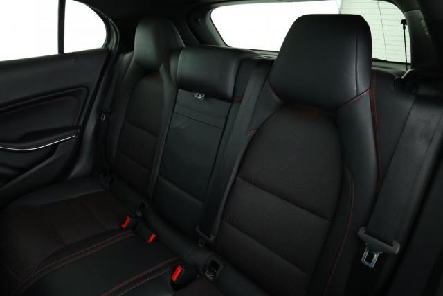 Mercedes Benz Gla image 6