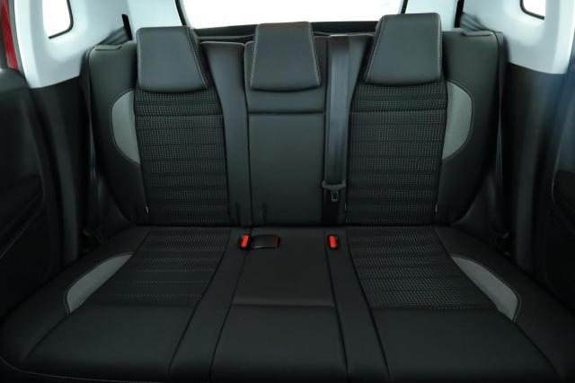 Peugeot 2008 image 6