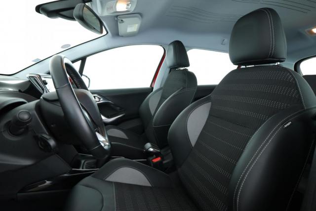 Peugeot 2008 image 3