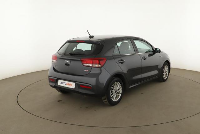 Kia Rio image 5