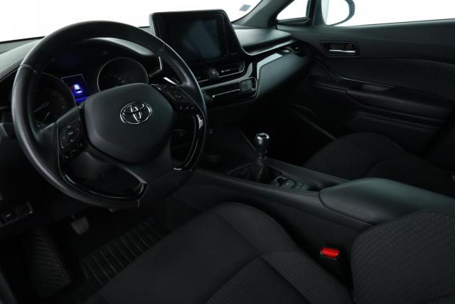 Toyota C-Hr image 7