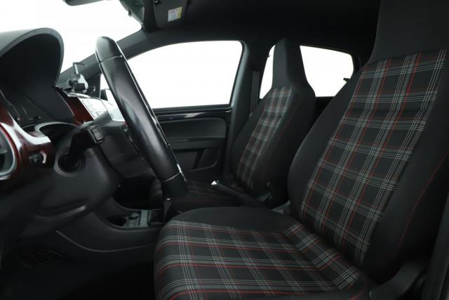 Volkswagen Up! image 7