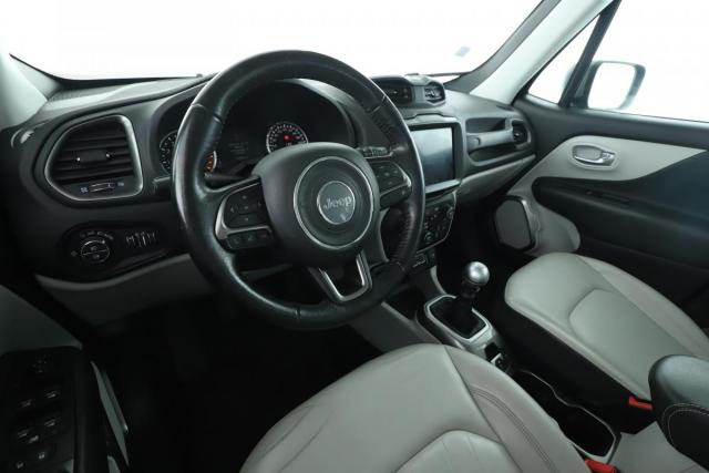 Jeep Renegade image 8