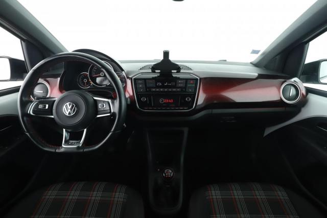 Volkswagen Up! image 7