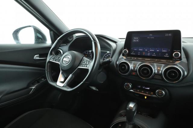 Nissan Juke image 9