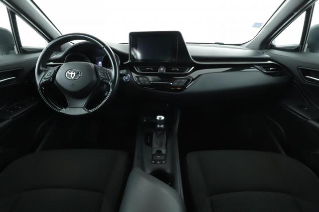 Toyota C-Hr image 9