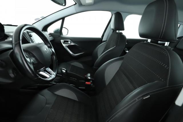 Peugeot 2008 image 6