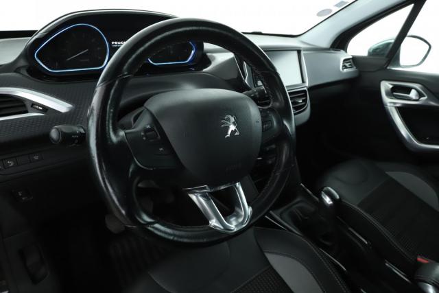 Peugeot 2008 image 9