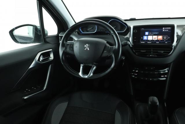 Peugeot 2008 image 2