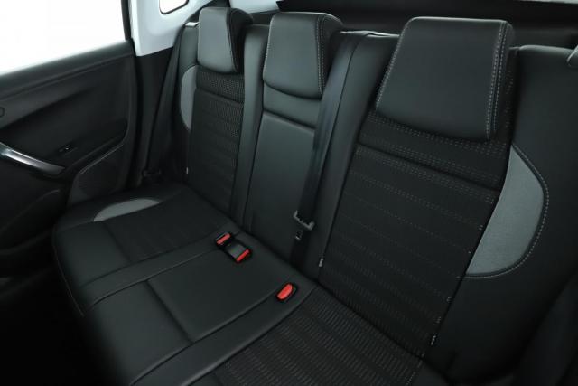 Peugeot 2008 image 7