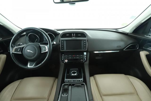 Jaguar F-Pace image 4