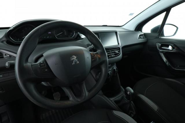 Peugeot 208 image 5