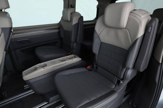 Volkswagen Multivan image 6