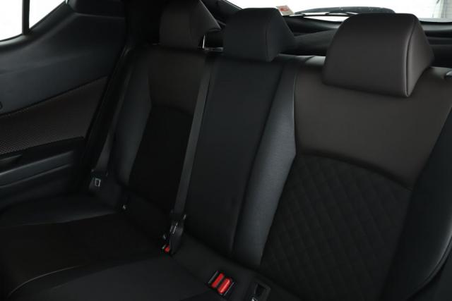 Toyota C-Hr image 3