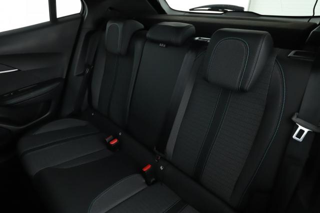 Peugeot 2008 image 2