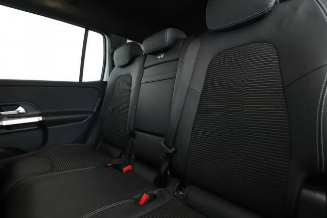 Mercedes Benz Glb image 5