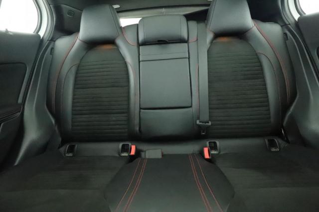 Mercedes Benz Gla image 5