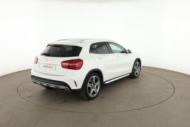 Mercedes Benz Gla image 9