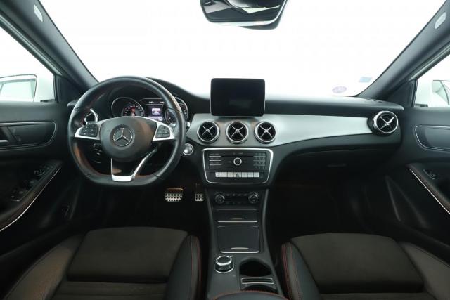 Mercedes Benz Gla image 2