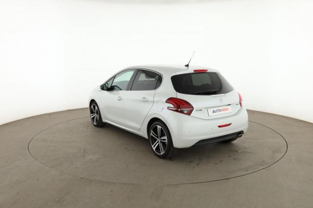 Peugeot 208 image 7