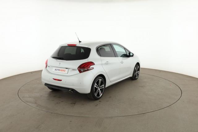 Peugeot 208 image 4