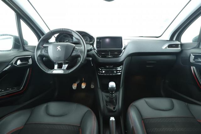 Peugeot 208 image 6