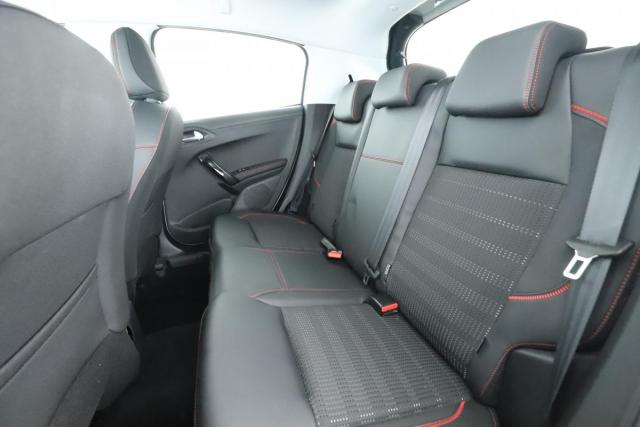 Peugeot 208 image 3