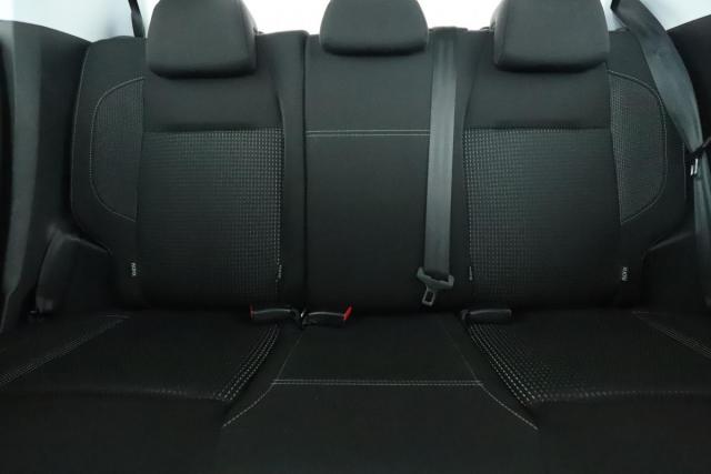 Peugeot 208 image 9